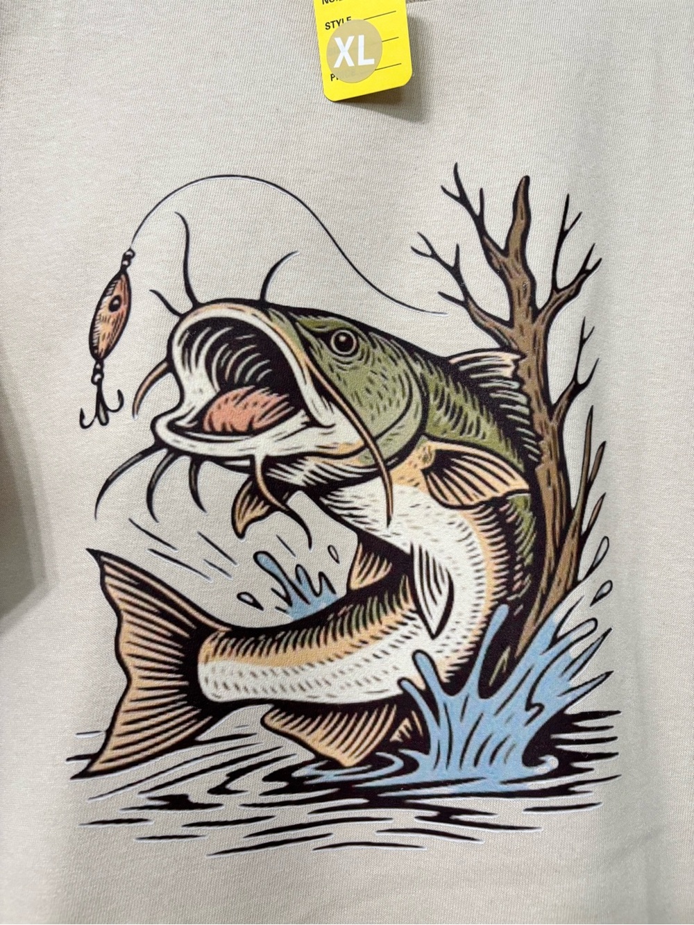 SPECIAL NEW Fishing Bass Graphic Tee - Green/Brown Fish Design size XL - Picture 2 of 2